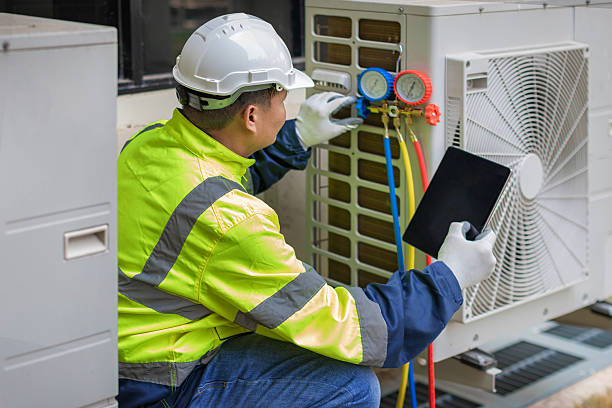 Professional Hvac Installation technician working in Mansfield, AR